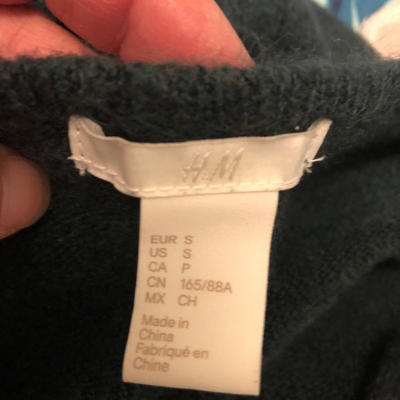 H&M green baggy sweater size small - Picture 6 of 7